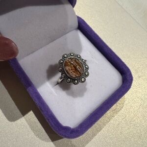 Super seven stone on 925 silver setting

Adjustable